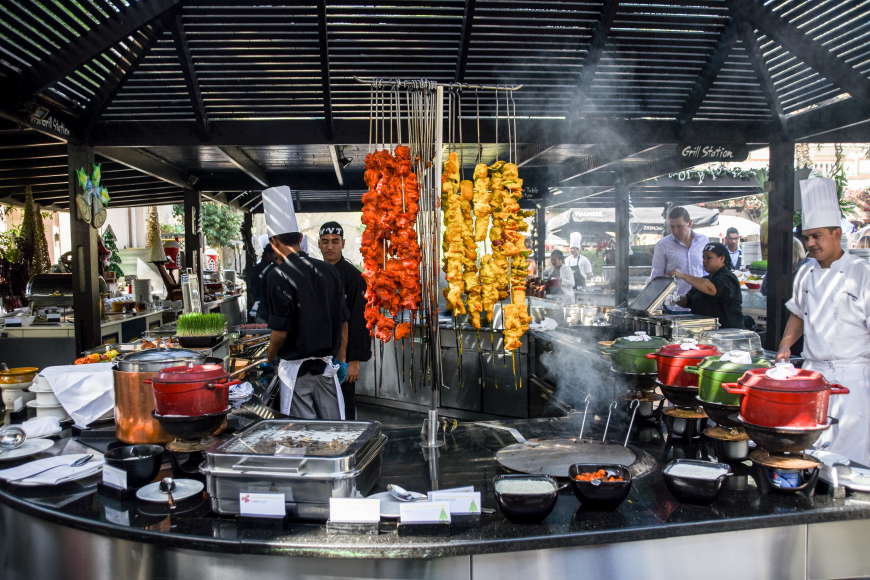 Discover Dining at Le Meridien Dubai Hotel & Conference Centre Discover Dining at Le Meridien Dubai Hotel & Conference Centre